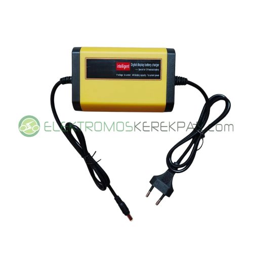 12V akkumulátor töltő 2A töltőárammal